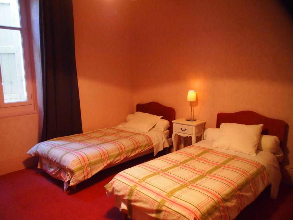 Hotel Emma Calve Millau Room photo